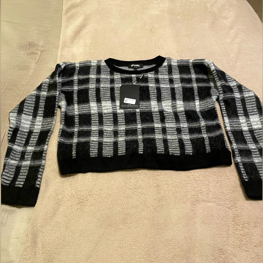 Brand New w/Tags Black & White Cropped Sweater by Missguided in Size 10/ Medium